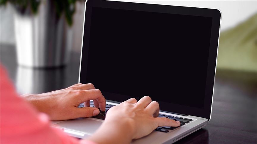 Doç. Dr. Kırık: Şifayı doktorda değil sanal ortamda arıyoruz