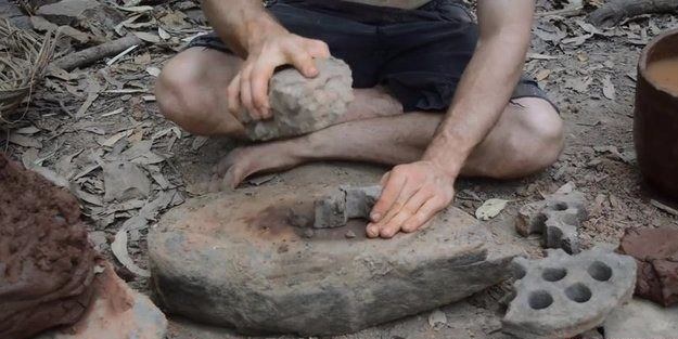 Doğadaki malzemelerden fırın yaptı!