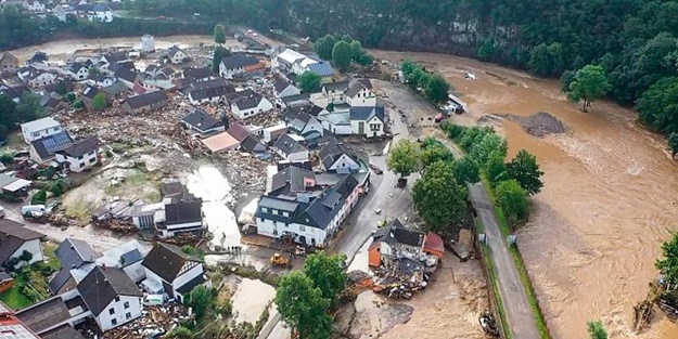 Doğal afette tatile gittiği ortaya çıkmıştı! Alman bakan istifa etti