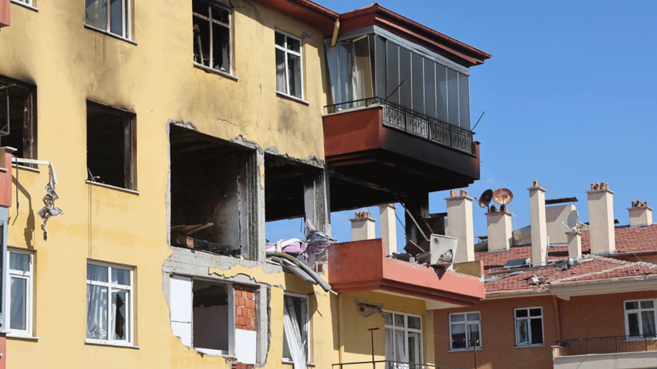 Doğal gaz patlamasının şiddeti gün ağarınca ortaya çıktı!