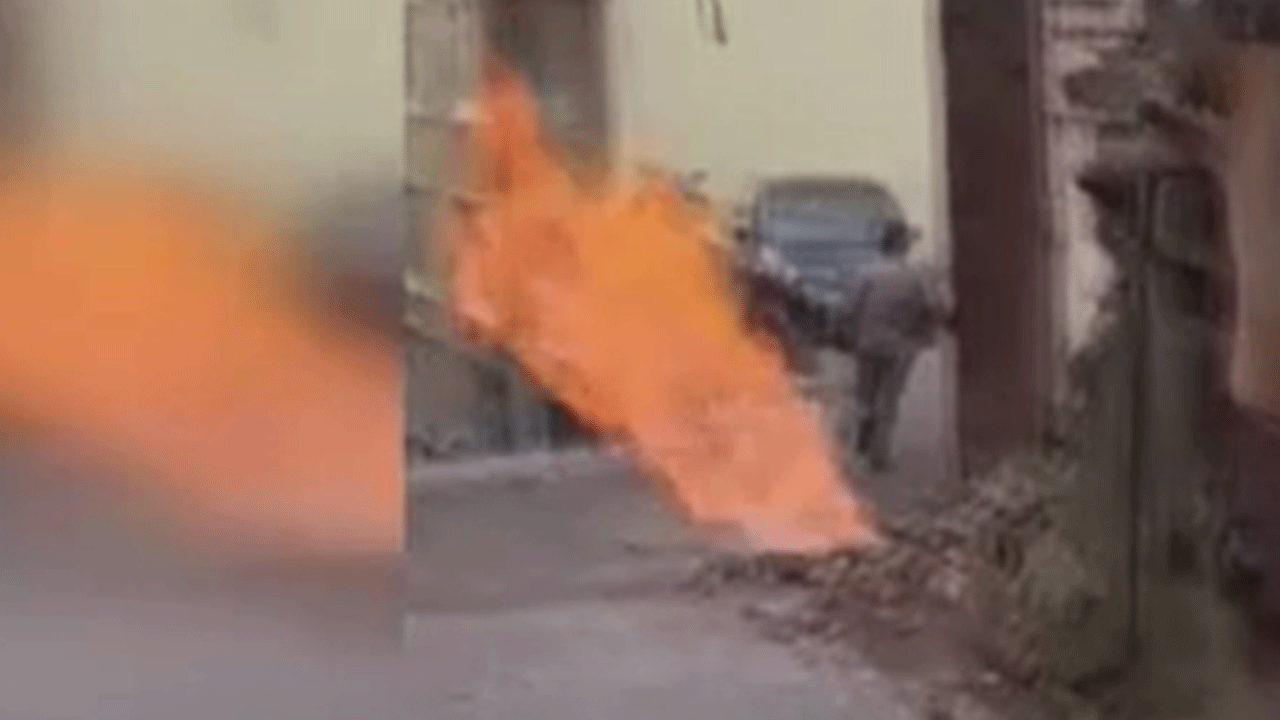 Doğalgaz bomba gibi patladı! Alevler evlere sıçradı!