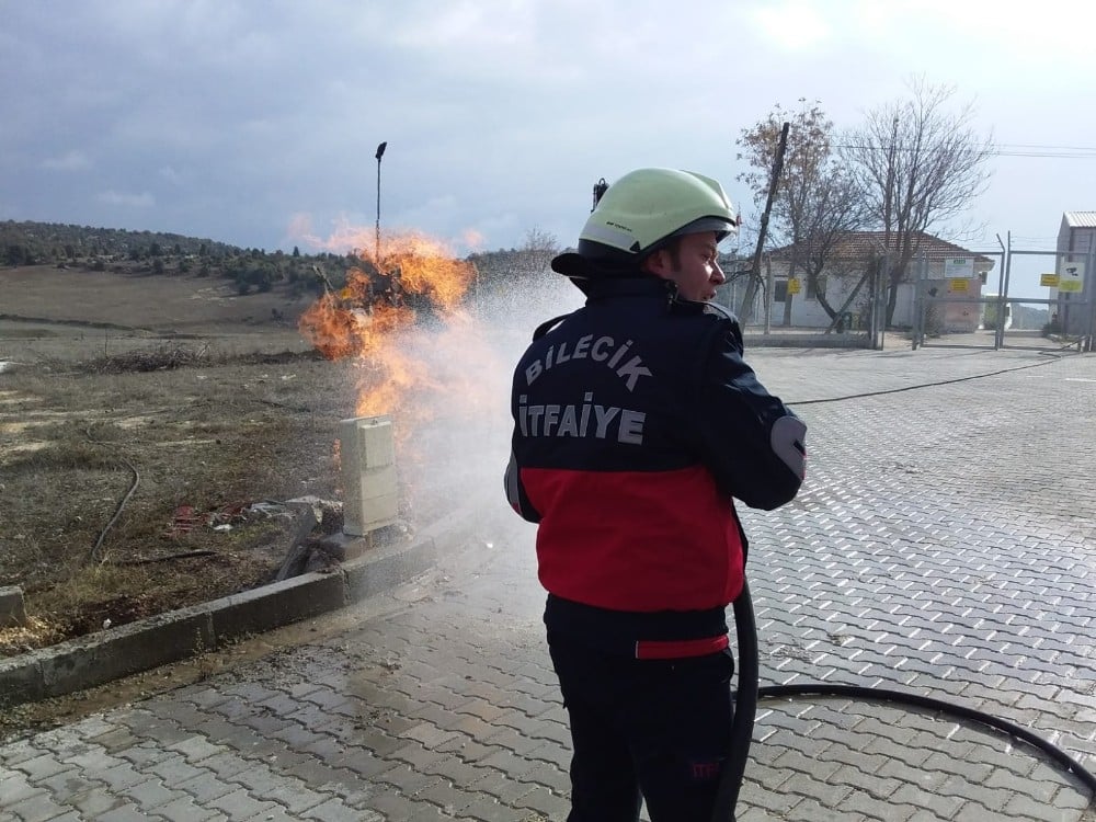 Doğalgaz yangınlarına karşı söndürme eğitimi 