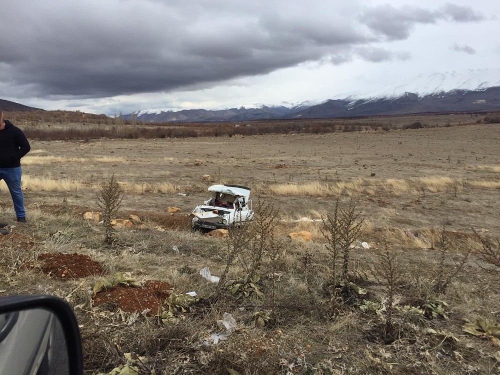 Doğanşehir’de trafik kazası 3 yaralı 