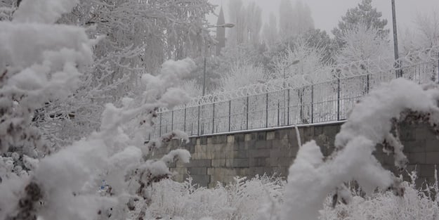 Doğu Anadolu donuyor! Sibirya'yı andıran manzara