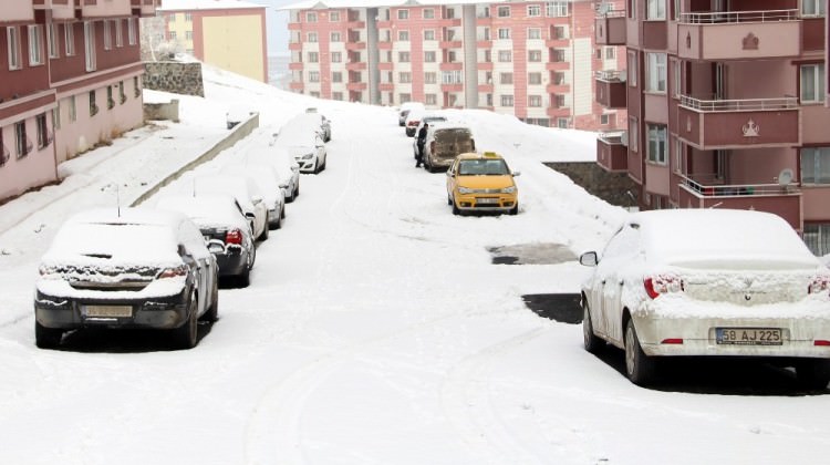 Doğu Anadolu'da kar etkisini sürdürüyor