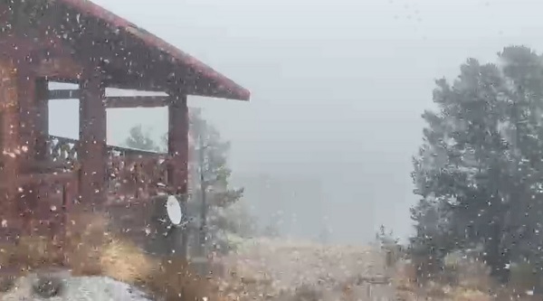 Doğu Anadolu'ya kış geldi! O ilde lapa lapa kar yağdı