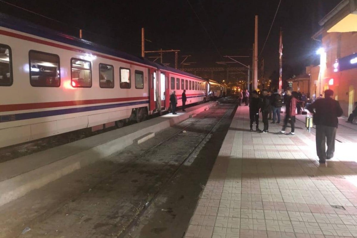 Doğu Ekspresi raydan çıktı, yolcular otobüslerle taşındı