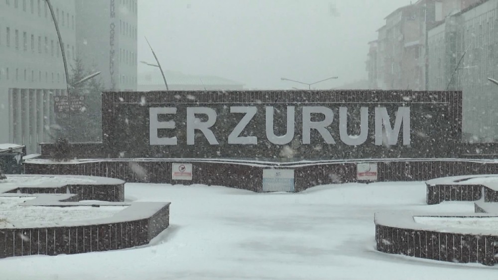 Doğu kar ve tipiye teslim 