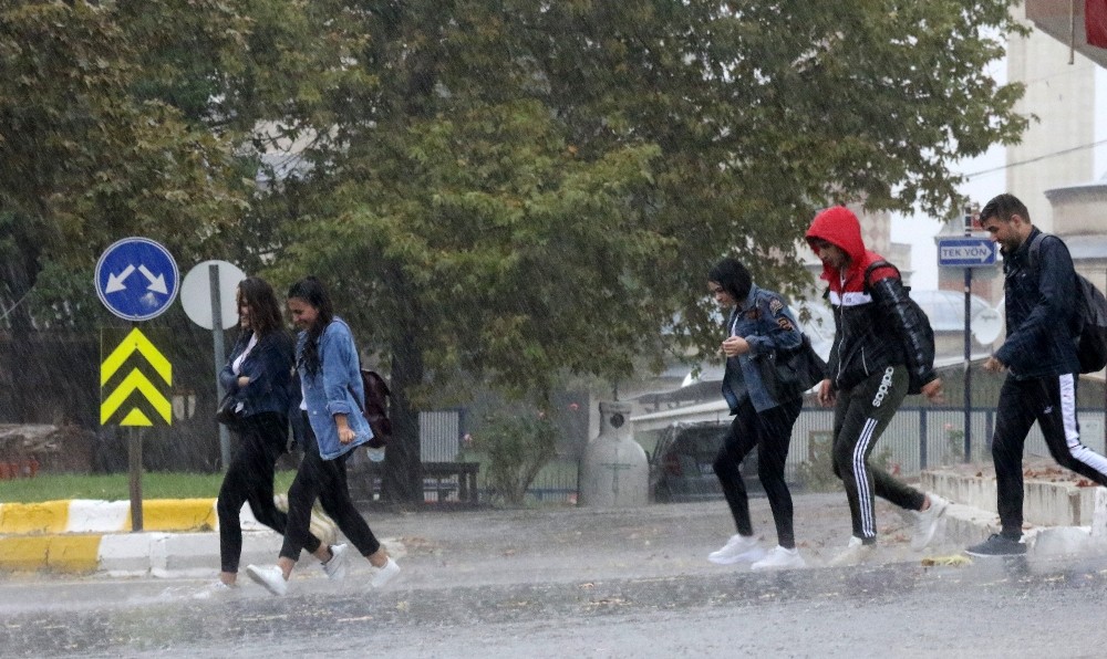 Doğu Karadeniz’de sağanak yağış bekleniliyor 
