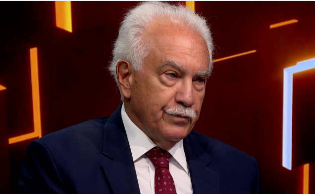 Doğu Perinçek: Bütün savaş 'silahları bırak' diyenlerle 'silahları bırakma' diyenler arasında cereyan ediyor."