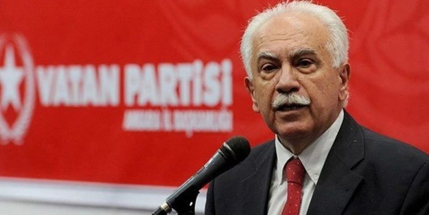 Doğu Perinçek sosyal medya Doğu Perinçek sosyal medya düzenlemesini desteklemek isterken ayarı kaçırdı desteklemek isterken ayarı kaçırdı! "Erdoğan milli diktatörlük..."