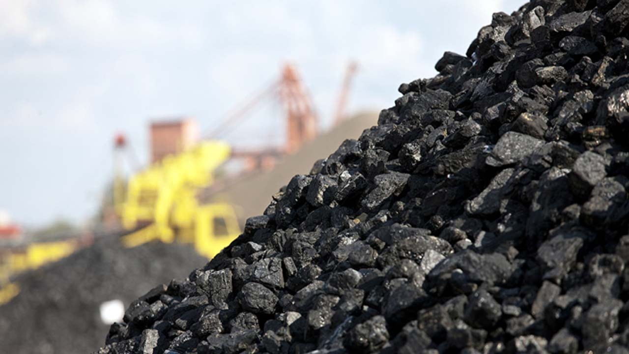 Doğu Türkistan dünyaya duyurdu: Tonlarca altın rezervi bulundu!