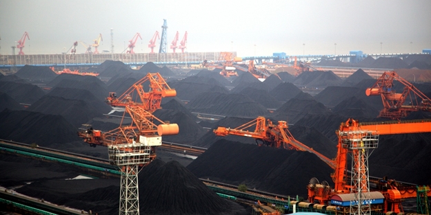 Doğu Türkistan'ın kömür madenlerine böyle çöktüler