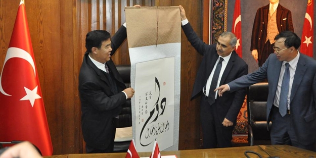 Doğu Tütkistan'da katliam Türkiye'de kardeşlik