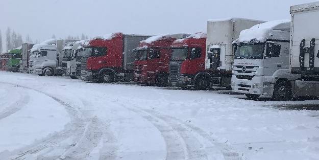 Doğubayazıt-Çaldıran yolu ulaşıma kapatıldı