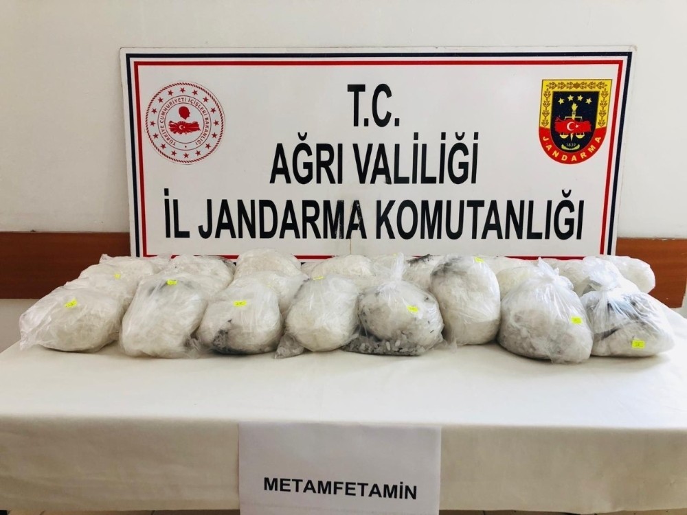 Doğubayazıt’ta 30 kilogram metamfetamin maddesi ele geçirildi 
