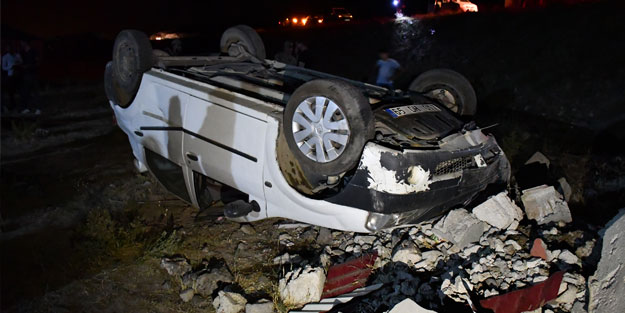 Doğubayazıt'ta otomobil şarampole devrildi: 1 ölü, 1 yaralı