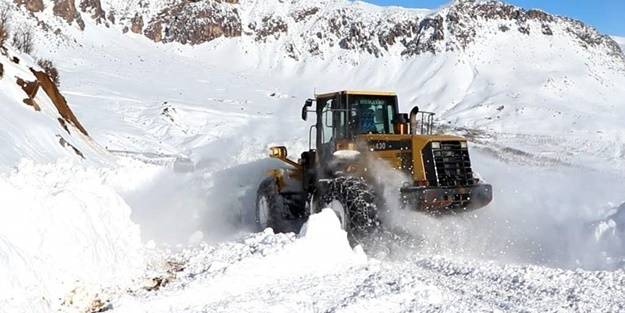 Doğu'da 5 şehirde 91 yerleşim birimine ulaşım sağlanamıyor