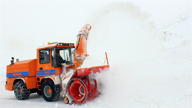 Doğu'da bine yakın yol kapandı