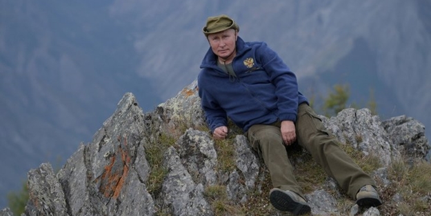 Doğum gününü kutlayan Putin kendisine zam yaptı