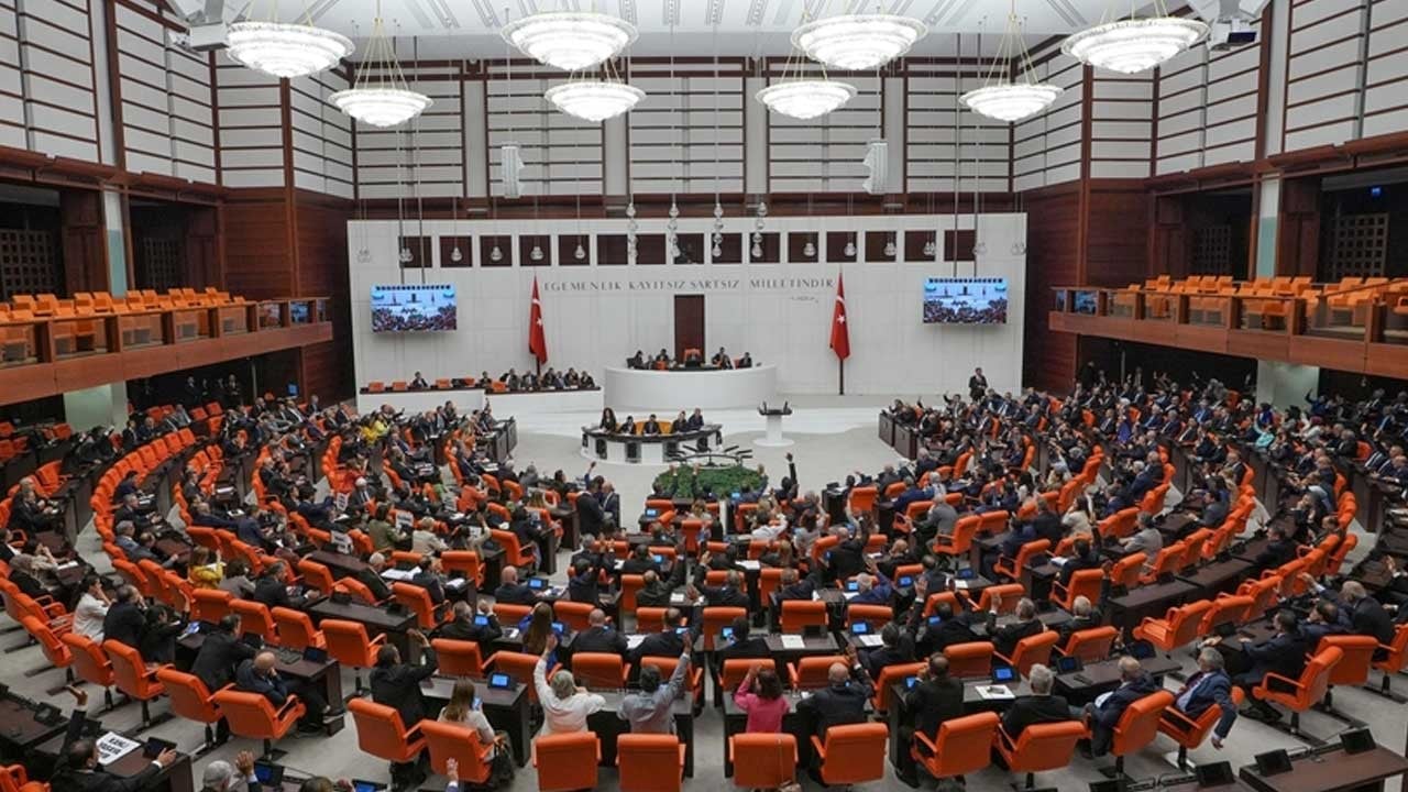 Doğum izni ve sanal medya düzenlemesinde 3 madde daha kabul edildi
