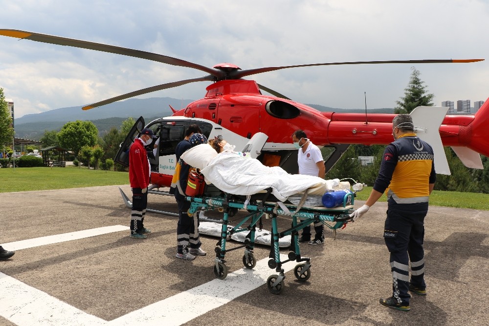 Doğum yapan kadın ambulans helikopterle Ankara’ya sevk edildi 