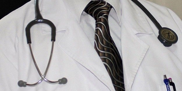 Doktor doktoru darp etti!