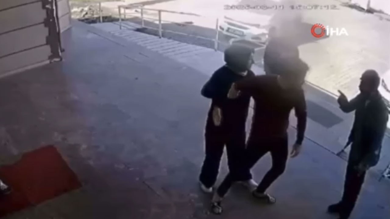 Doktora beyzbol sopasıyla saldırdı! O anlar kamerada