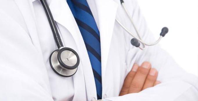 Doktoru tehdit eden adama 5 gün acilde çaycı olma cezası