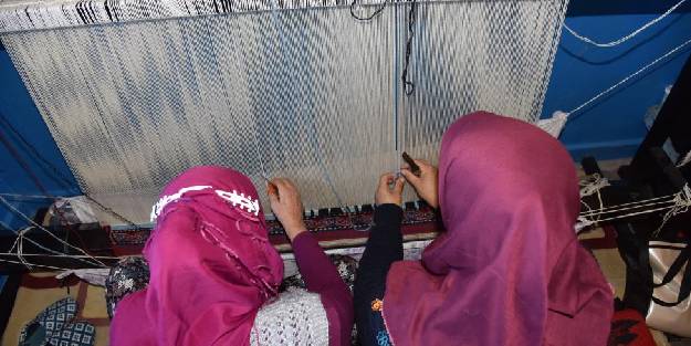 Dokuma tezgahları kuruldu, üretim başladı