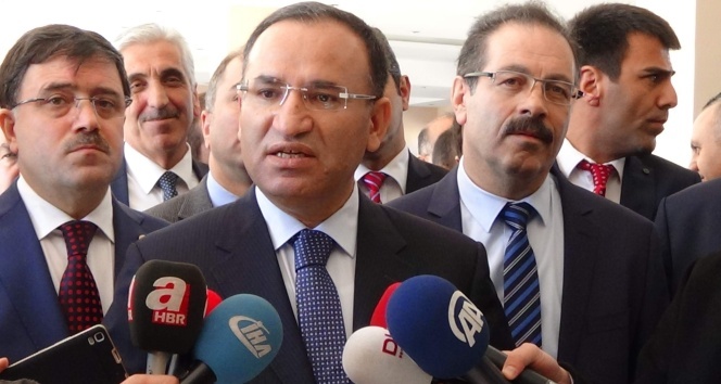 'Dokunulmazlık konusunda muhalefet ipe un seriyor'