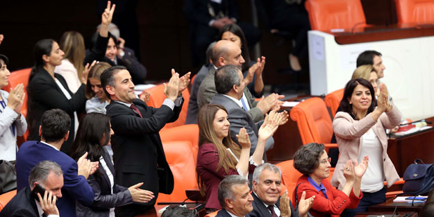 Dokunulmazlıklar ile ilgili sıcak gelişme!