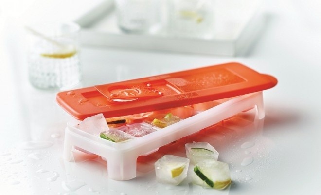 Dolabımıza koyduğumuz buzların kokmasını önlemenin yolu