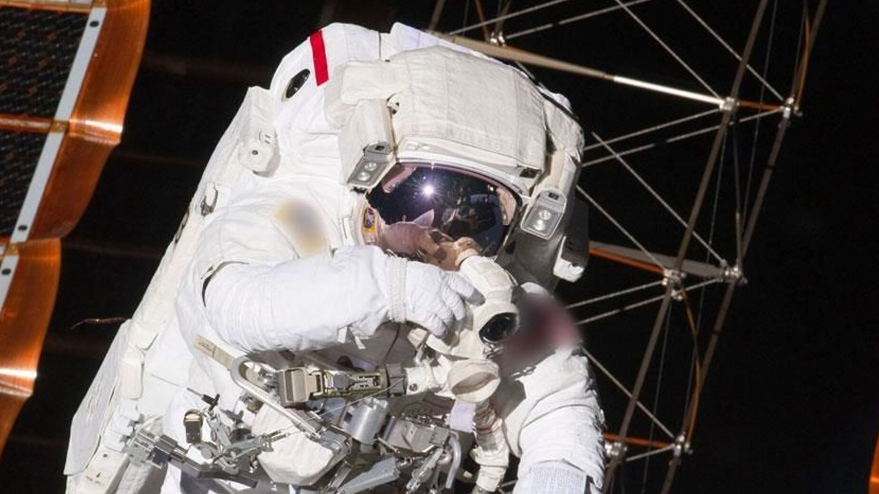 Dolandırıcılar uzay çağına geçti: 'Uzayda mahsur kaldım' dedi, 7 bin dolar çarptı!