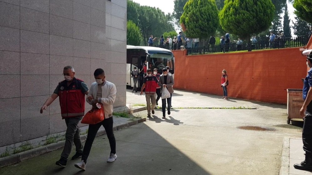 Dolandırıcılık operasyonunda 25 zanlı adliyeye getirildi 