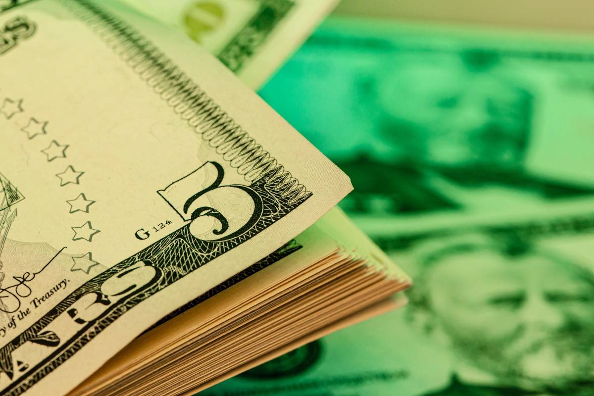 Dolar 13,76 lira