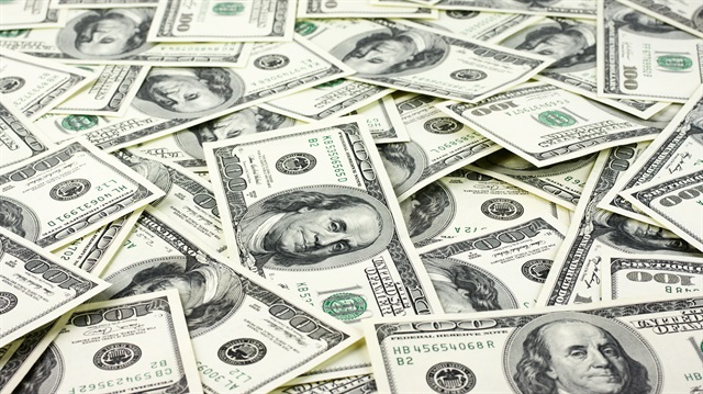 Dolar 3,32 lira'dan güne başladı