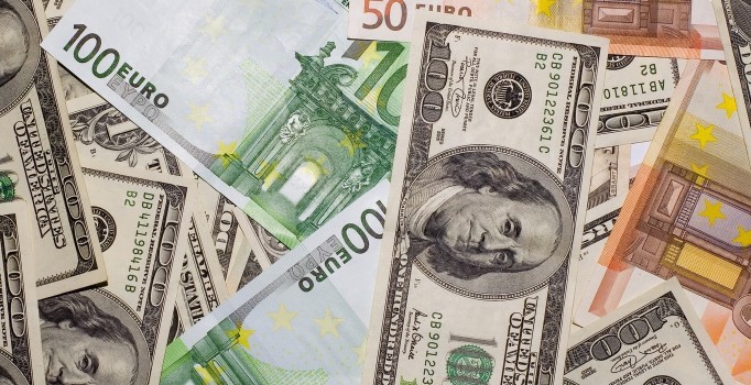 Dolar 4.62'yı, euro 5,46'yı aştı