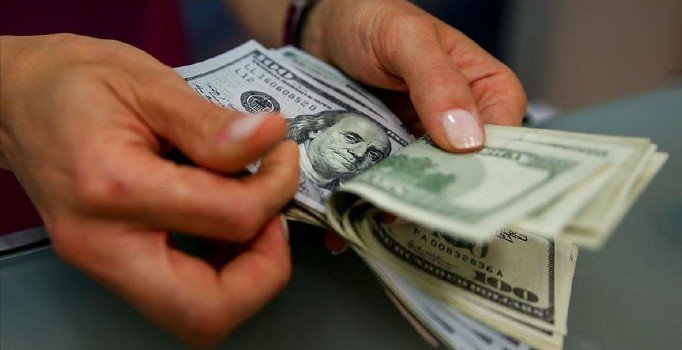 Dolar, FED kararı sonrası 5,70'i aştı