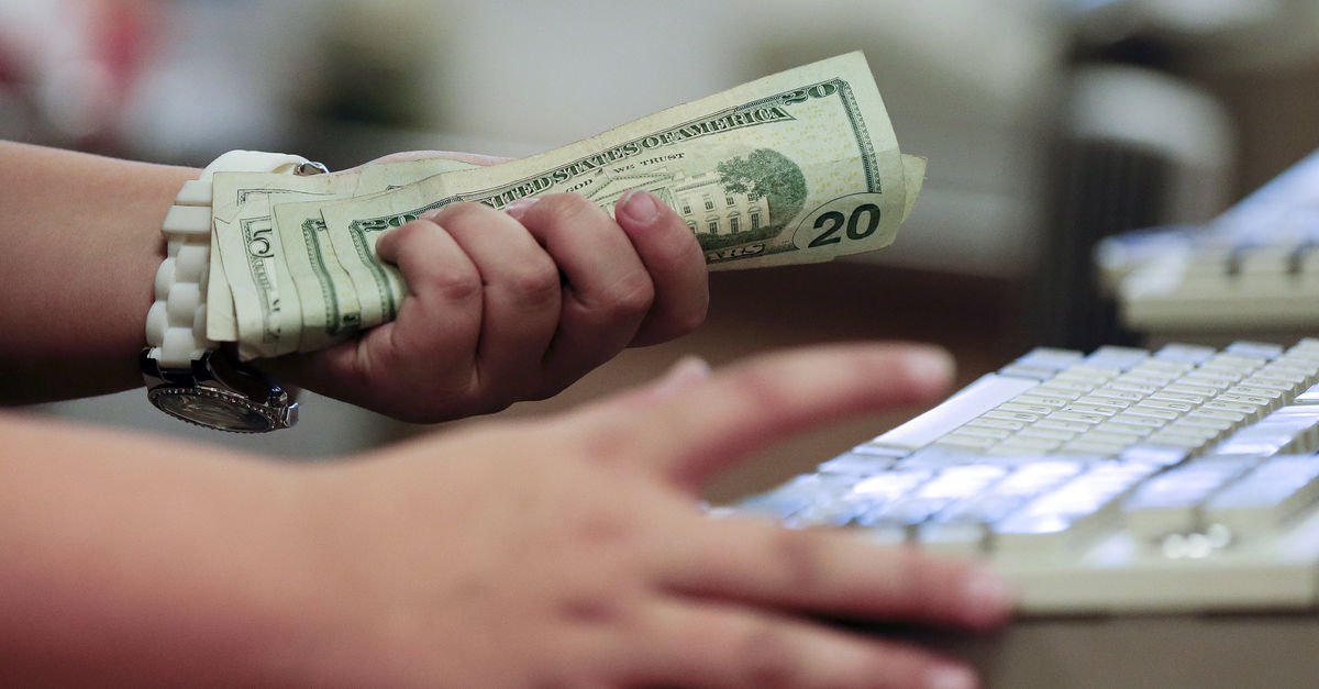 Dolar hızlı düşüşle başladı