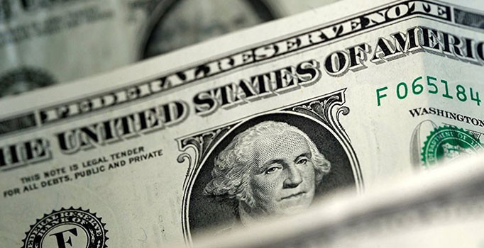 Dolar, piyasaya 4,85'ten başladı