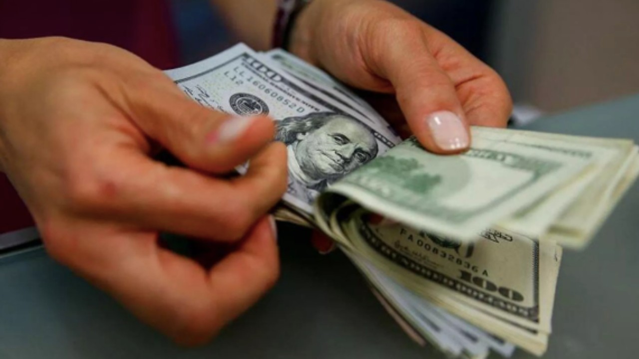 Dolar sahipleri yandı: Bozdururken komisyon alınacak!