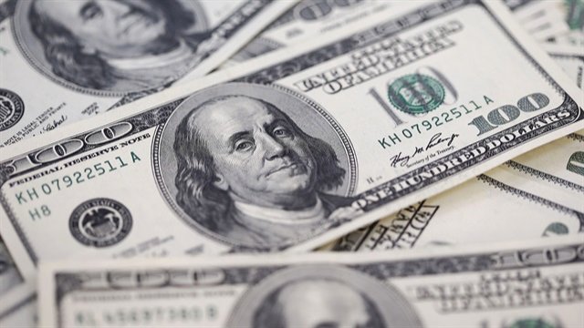 Dolar ve altın düştü, petrol yükseldi