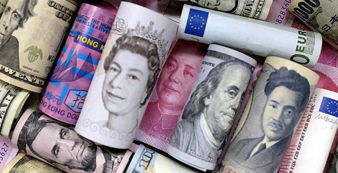Dolar ve euro yeni rekorla piyasaya başladı