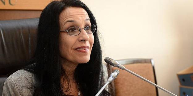 Dolardaki düşüş karşısında şaşkınlıklarını gizleyemiyorlar! Ayşe Hür'ün gülünç dolar eleştirisi