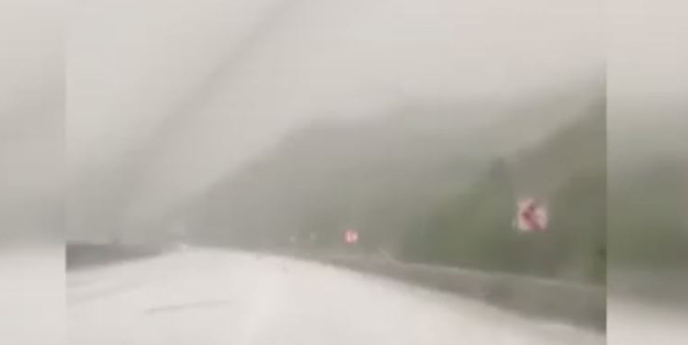 Dolu yağdı, yollar beyaza büründü!