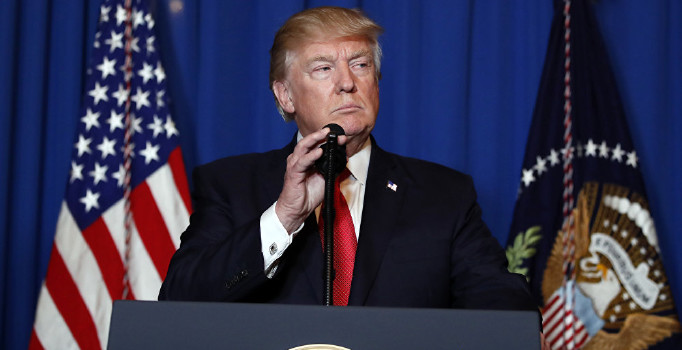 Donald Trump: Bombalarımız değil Suudiler öldürüyor