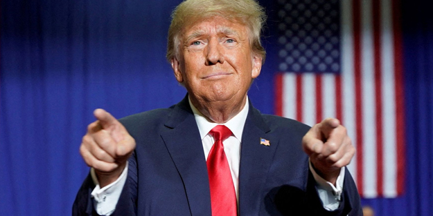 Donald Trump görevdeyken tuvaleti tıkadı! Skandal iddia: Resmi belgeleri yırtarak tuvalete attı