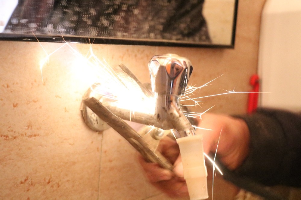 Donan içme suyu şebekeleri elektrik enerjisi ile açılıyor 