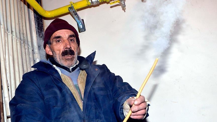 Donan su şebeke borularını buharla açtı